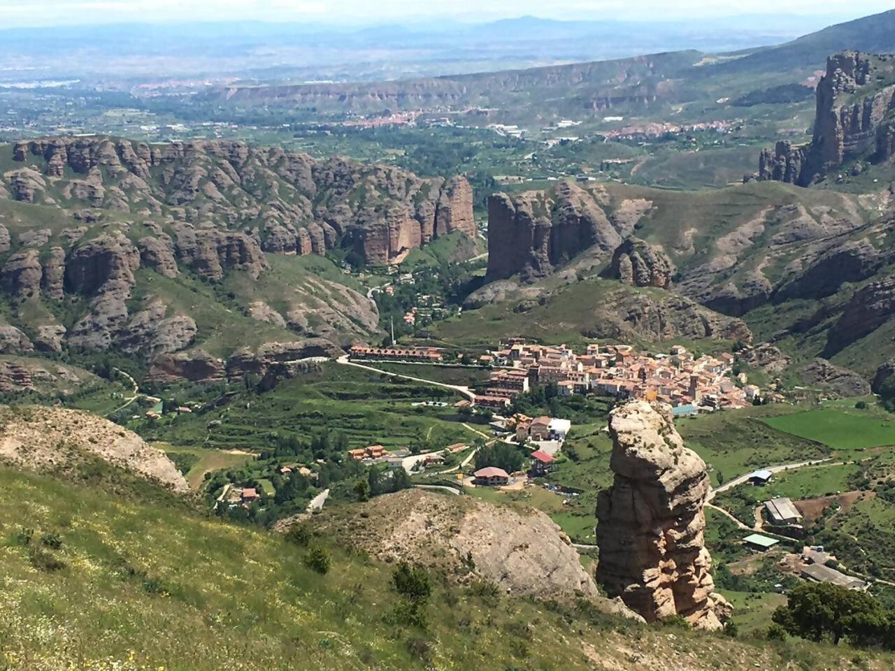 Un Apartamento Con Vistas Viguera Bagian luar foto