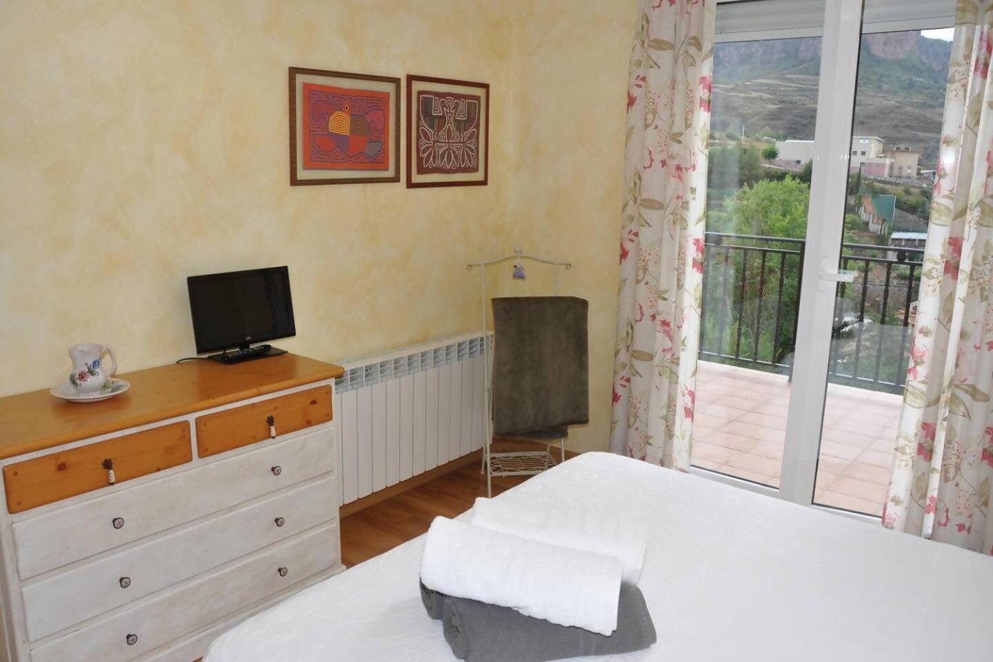 Un Apartamento Con Vistas Viguera Bagian luar foto