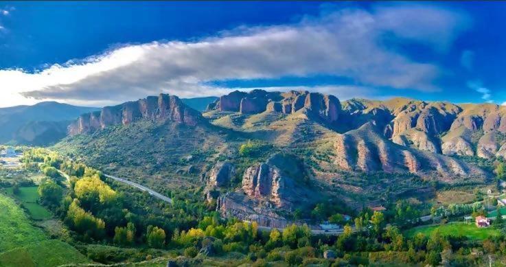 Un Apartamento Con Vistas Viguera Bagian luar foto