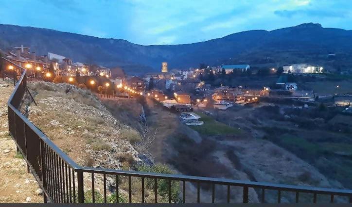 Un Apartamento Con Vistas Viguera Bagian luar foto