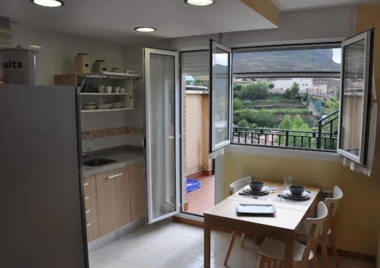 Un Apartamento Con Vistas Viguera Bagian luar foto